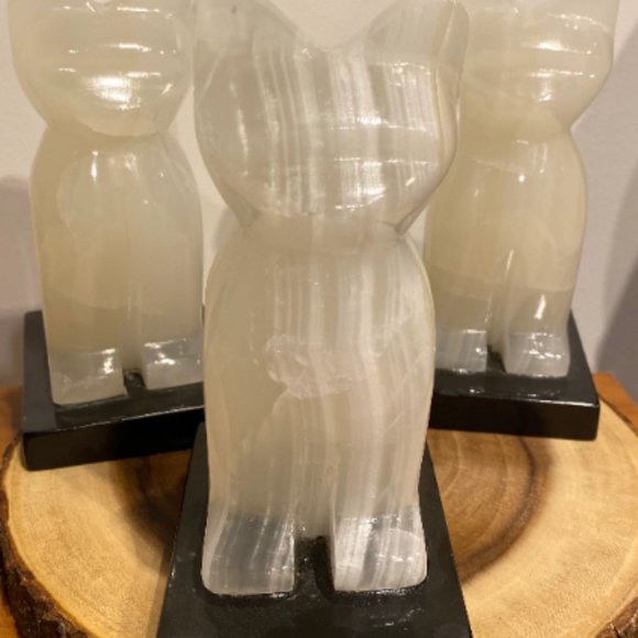 White Onyx Cat Lamp with Bulb and Cord - Picture 3 of 6